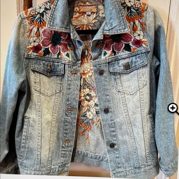 Johnny Was Jackets & Blazers - NWOT Johnny Was “Workshop” Floral Embroidered Jean Jacket Size Medium